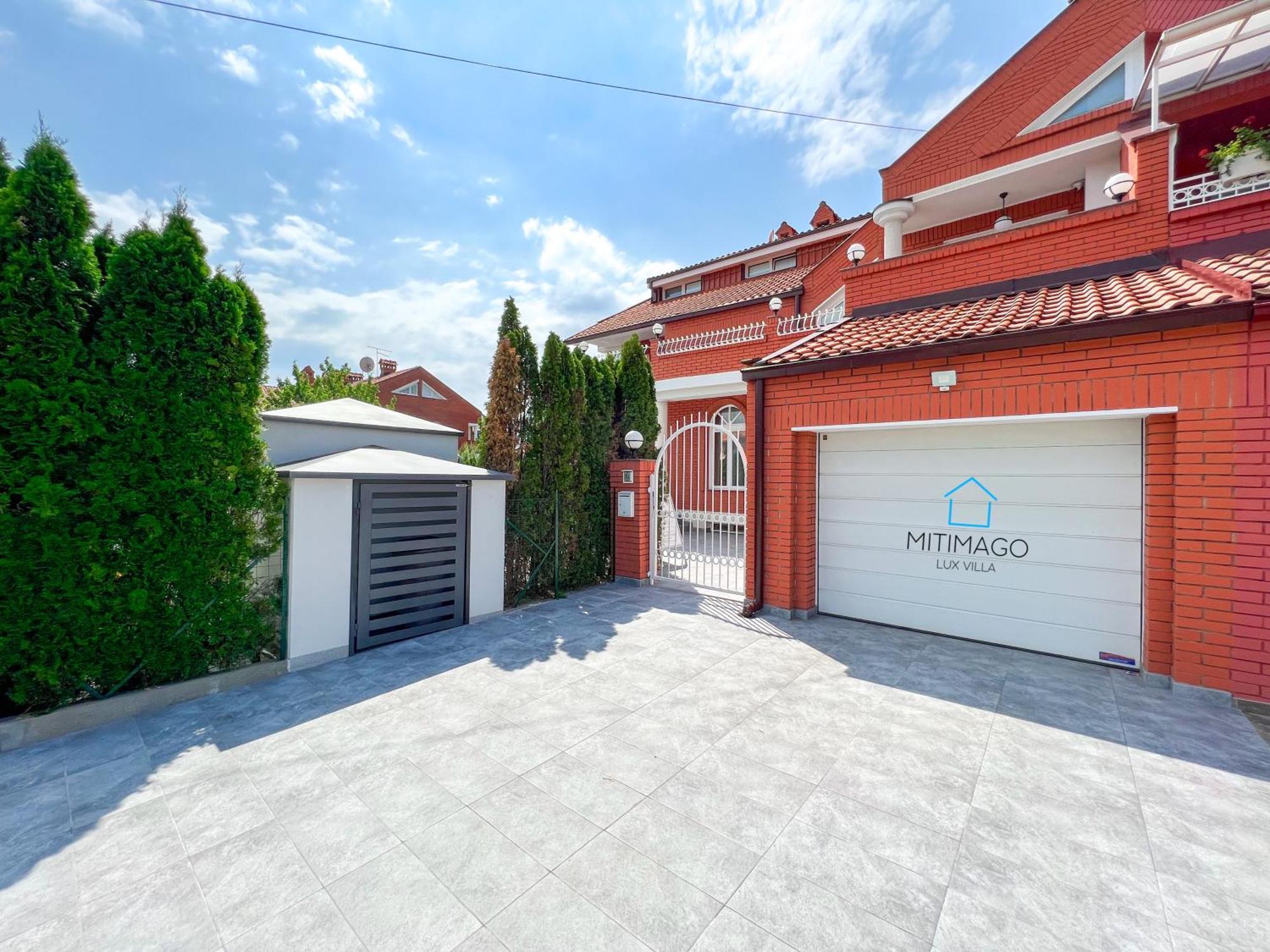 Lux Villa Mitimago Nisz Zewnętrze zdjęcie